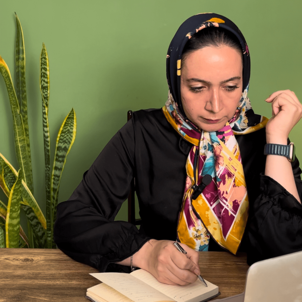 سارا مرادی- مشاور کسب و کار